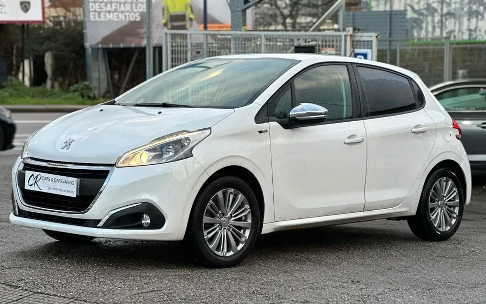 PEUGEOT 208 208 1.2 PureTech Style 82