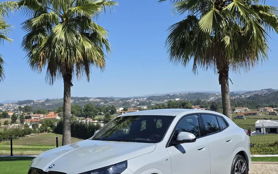 BMW iX2 xDrive30 Pack Desportivo M Pro