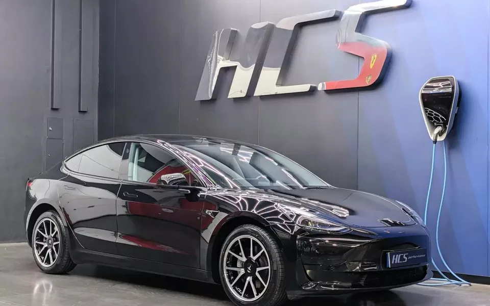 Tesla Model 3 Tração Traseira