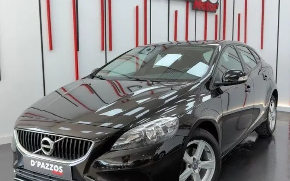VOLVO V40 V40 D2 Momentum 120
