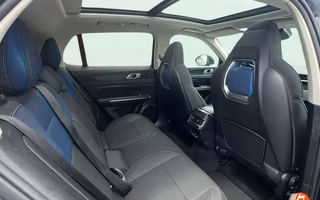 LYNK & CO 01 01 1.5T PHEV