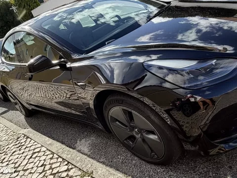 Tesla Model 3 Tração Traseira