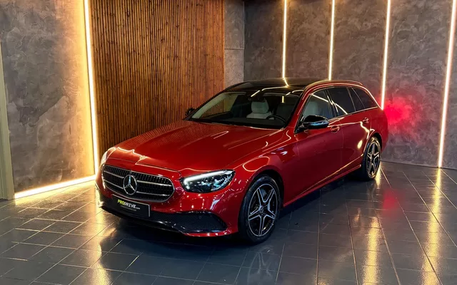 Mercedes-Benz E 300 de 9G-TRONIC Night Edition