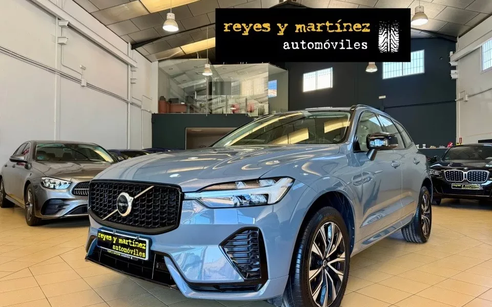VOLVO XC60 XC60 B4 Plus Dark FWD Aut.