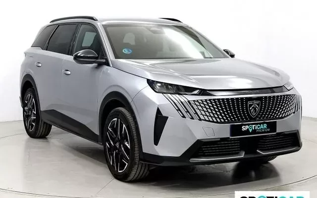 PEUGEOT 5008 1.2 100KW Allure eDCS6