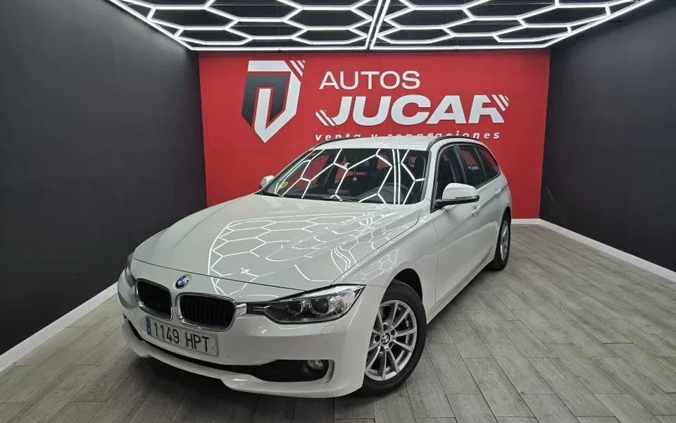 BMW Serie 3 318d Touring Essential Edition