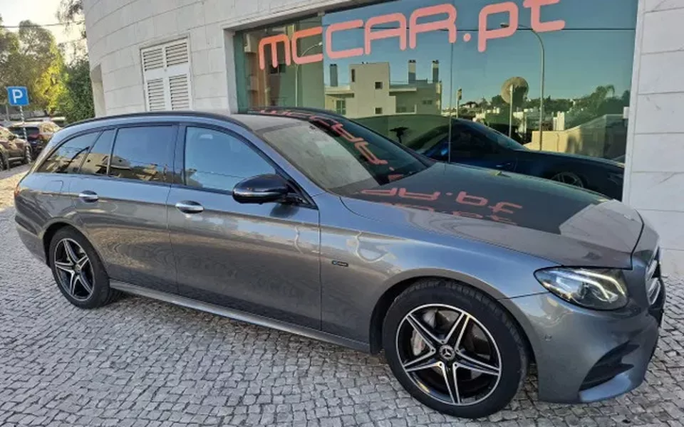 Mercedes-Benz E 300 de 4Matic 9G-TRONIC AMG Line