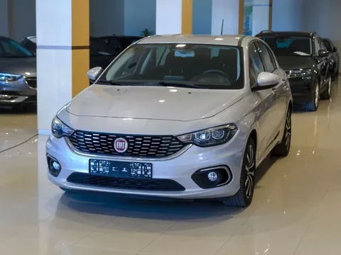 FIAT Tipo 1.6 16v Lounge 120 CV diesel Mjet II 5p.