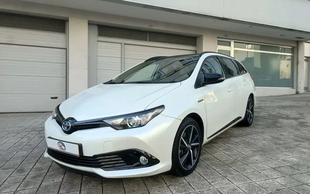 Toyota Auris Touring Sports 1.8 HSD Exclusive +TSS+Navi