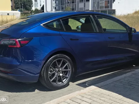 Tesla Model 3 Standard Range Plus RWD