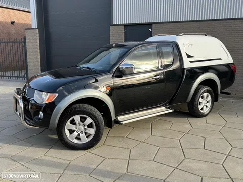 Mitsubishi L200 2.5 DI-D Club Intense 4WD