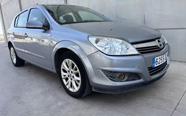 OPEL Astra Astra 1.7CDTI Cosmo