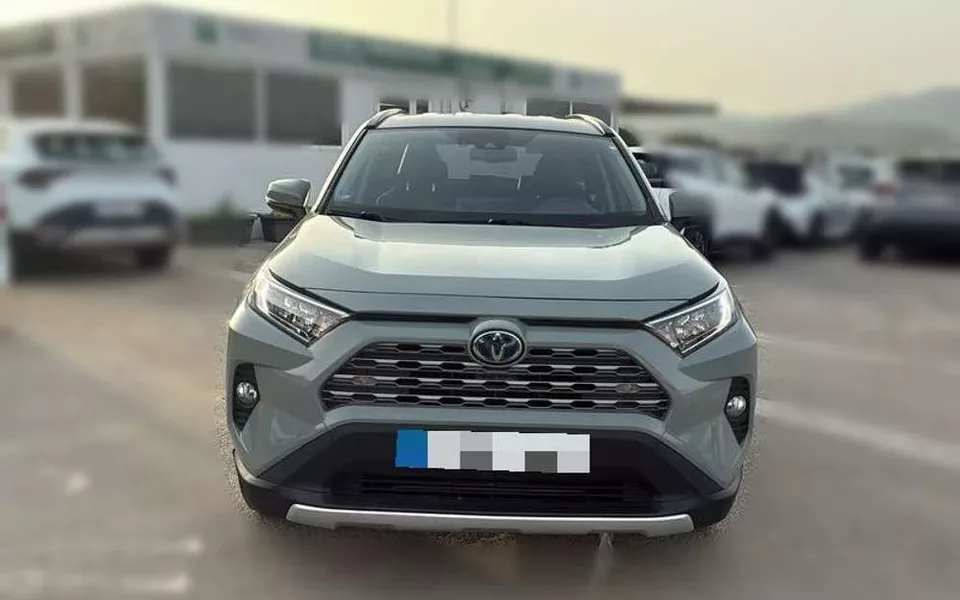 TOYOTA RAV-4 2.5l 220H Advance Plus