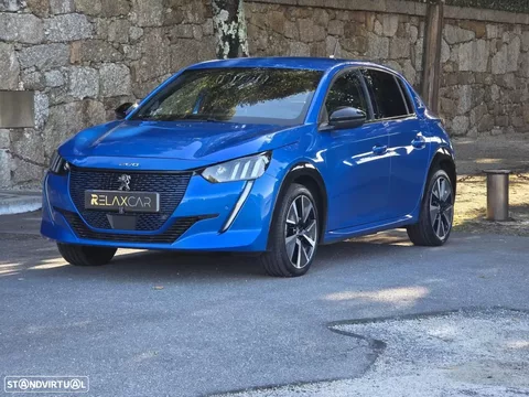 Peugeot e-208