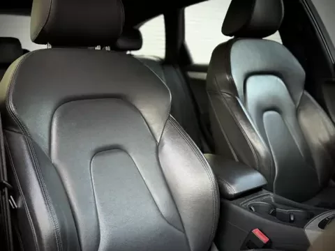 Audi A4 Avant 2012 2.0 TDI S-line