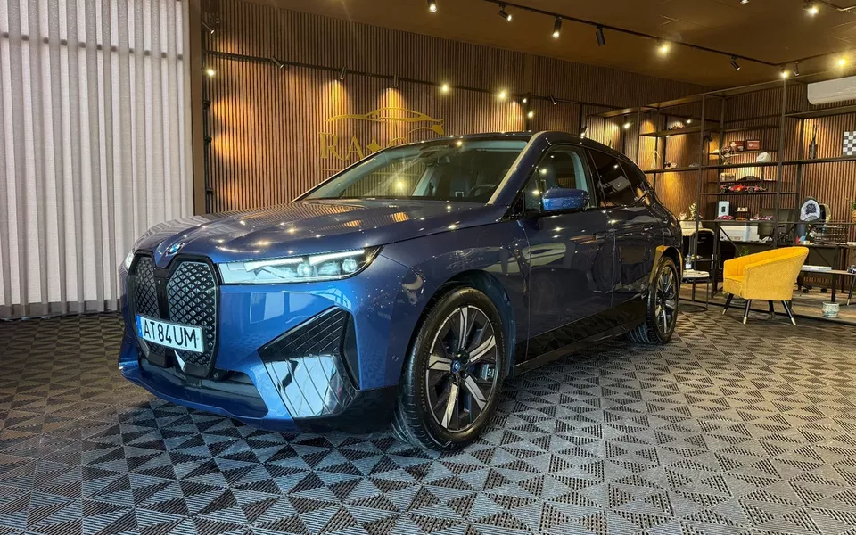 BMW iX xDrive 40 Pack Desportivo