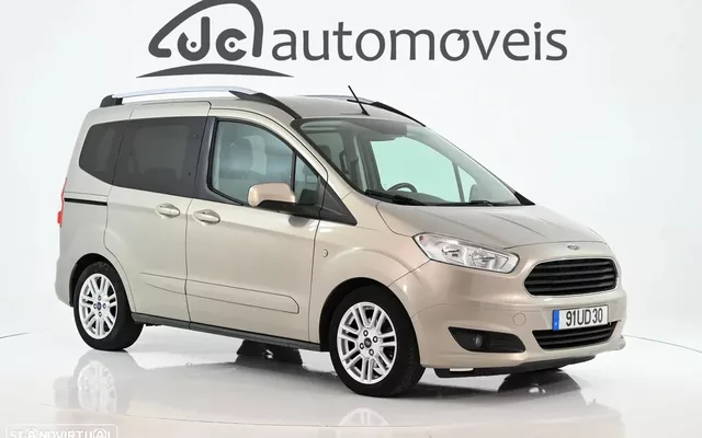 Ford Tourneo Courier 1.0 EcoBoost Titanium