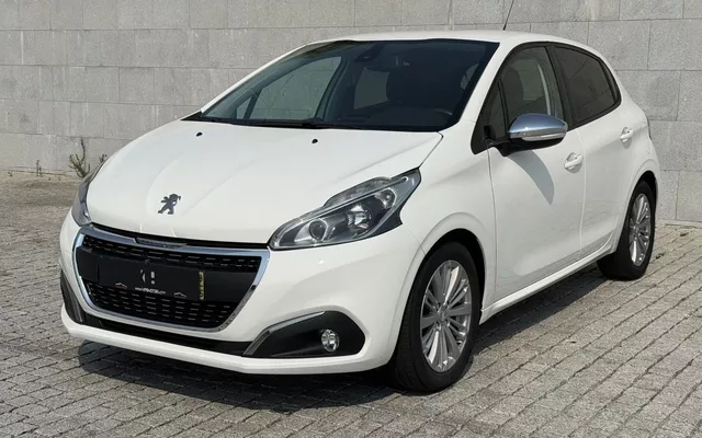 Peugeot 208 1.2 PureTech Signature