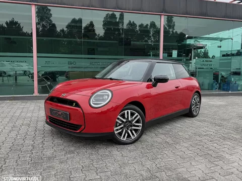 MINI 3 Portas Cooper SE Classic M
