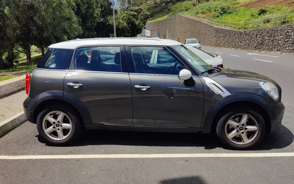 MINI Countryman One D