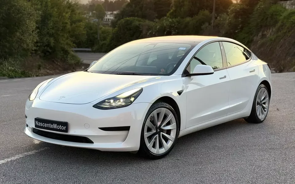 Tesla Model 3 Tração Traseira