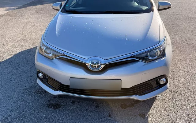 Toyota Auris Touring Sports 1.8 HSD Comfort+P.Sport