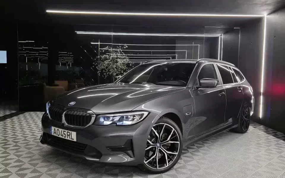 BMW 320 e Line Sport Auto