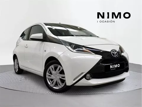 TOYOTA Aygo Aygo 70 x-play