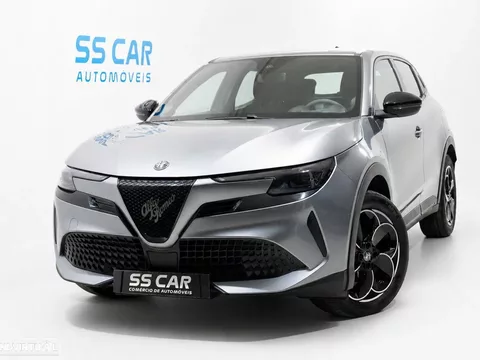 Alfa Romeo Junior 54 kWh Intensa