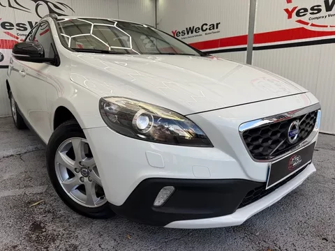 VOLVO V40 Cross Country V40 Cross Country D2 Momentum 120