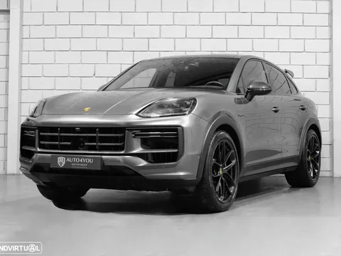 Porsche Cayenne Coupé Turbo E-Hybrid Pacote GT