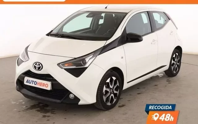 TOYOTA Aygo 1.0 X-Play