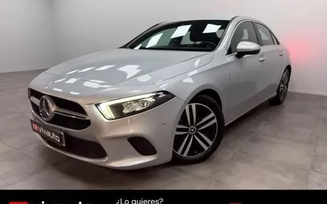 MERCEDES-BENZ Clase A A 180 d Sedán