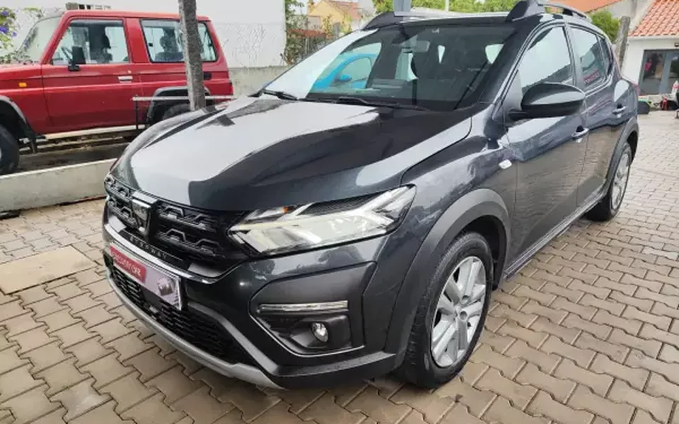 Dacia Sandero 2022 2.4 Longa teto alto Nacional 1 dono