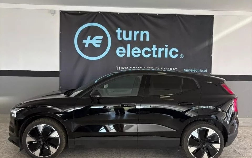 Volvo EX30 Twin Motor Performance AWD Black Edition Ultra
