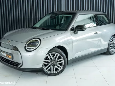 MINI 3 Portas Cooper E Essential