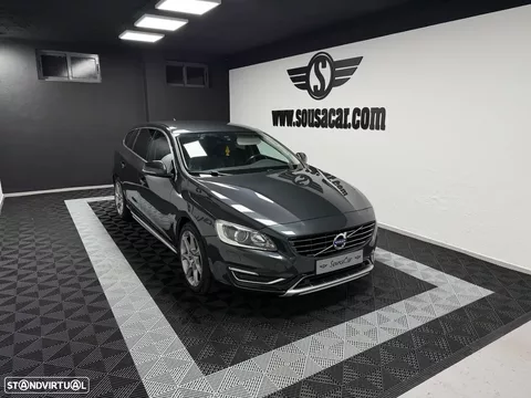 Volvo V60 D6 Plug-In-Hybrid AWD Geartronic Summum