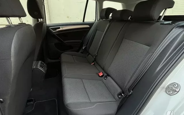 VOLKSWAGEN Golf Golf Variant 1.6TDI Business and Navi Ed.