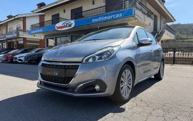 Peugeot 208 1.2 PureTech Signature