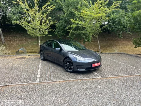 Tesla Model 3 Tração Traseira