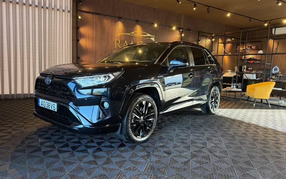 Toyota RAV4 2.5 HDF Black Edition