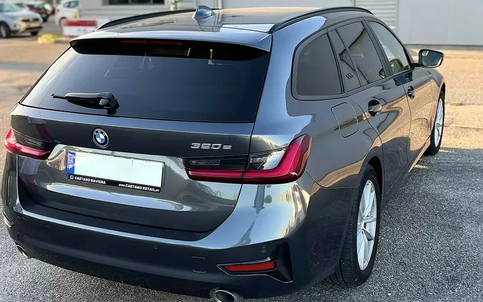 BMW 320