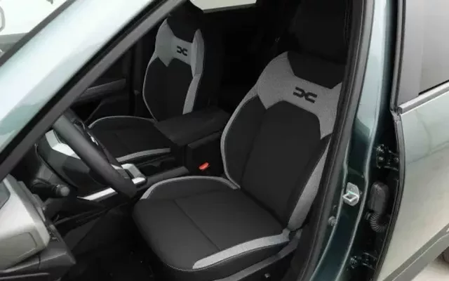 Dacia BIGSTER 1.2 TCE 140 MHEV JOURNEY Zéro km immatriculé