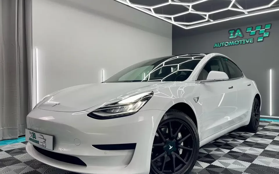 Tesla Model 3 Standard Range Plus RWD