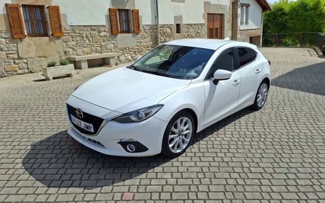 MAZDA Mazda3 Mazda3 2.2 Luxury Navegador 110kW
