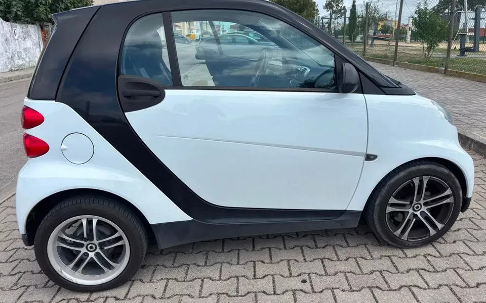 Smart ForTwo Coupé 1.0 mhd Pure 61 Softouch