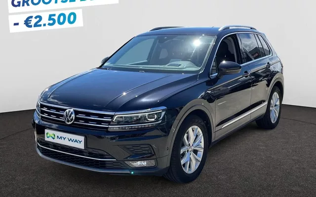 VOLKSWAGEN Tiguan AUTOMAAT 150PK HEAD-UP CARPLAY GPS TREKHAAK CAMERA SENSOREN