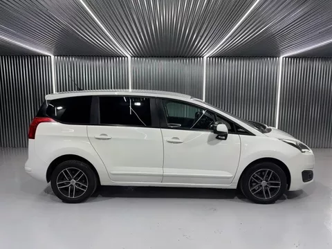 PEUGEOT 5008 5008 1.2 PureTech S&S Style 7 pl. 130