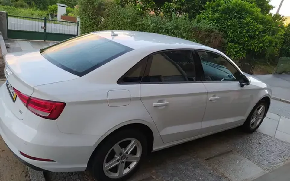 Audi A3 Limousine 2016 1.6 TDI Business Line Attraction