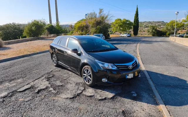 Toyota Avensis SW 2.0 D-4D Luxury+GPS